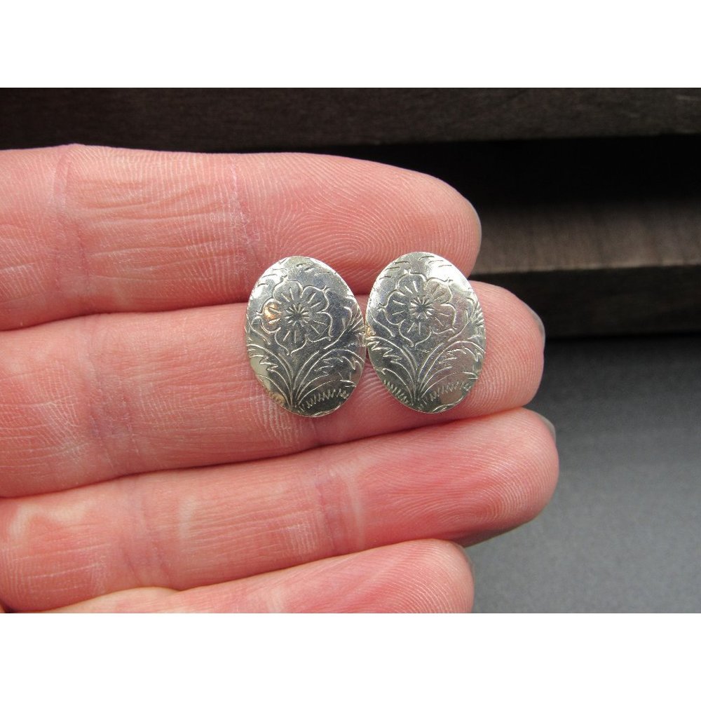 Sterling Silver Oval Flower Fancy Stud Earrings